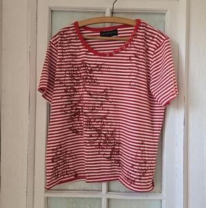 La Madona Red White Striped Graphic Tee XL